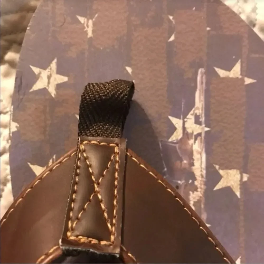Arizona Jean Company Brown and Red Flip-Flops